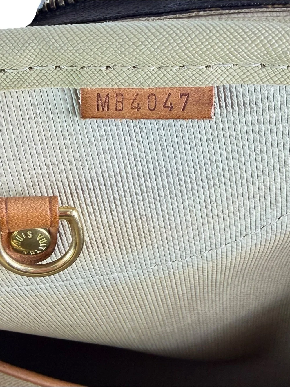 LOUIS VUITTON Alize 24 Heures Duffle Luggage Bag Made in France Authenticated
